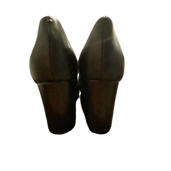 Liz Claiborne Pumps Black Heel Approx. 3 Inches, Gold Accents Size-10M NWT - Picture 6 of 9